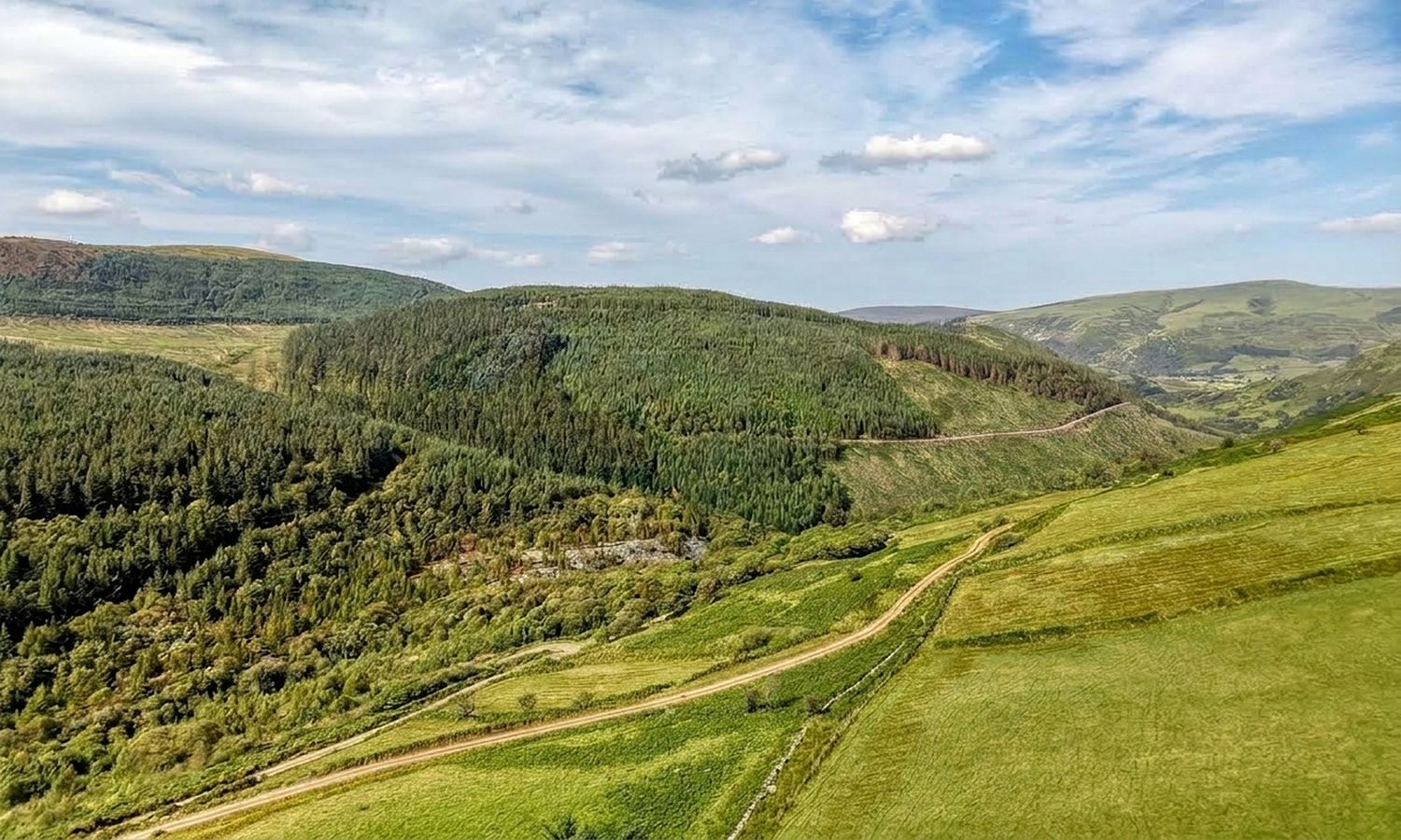 DJI_20260824110929_0354_D_CYMRUD_HDR.jpeg_20261008143508_upscaled