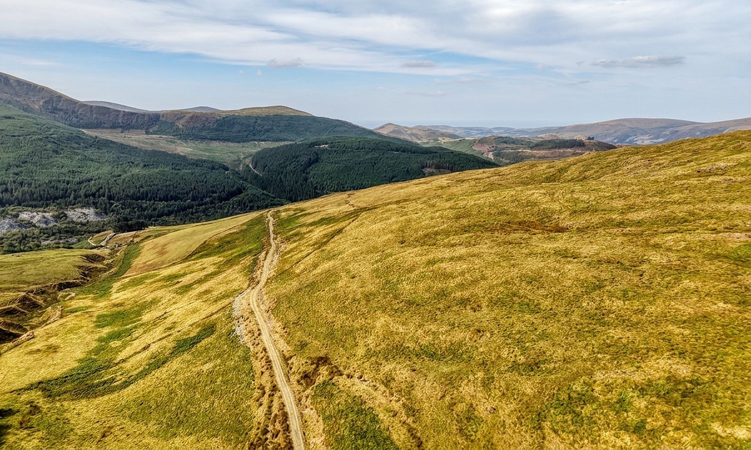 DJI_20260824113319_0453_D_CYMRUD_HDR.jpeg_20261008143508_upscaled