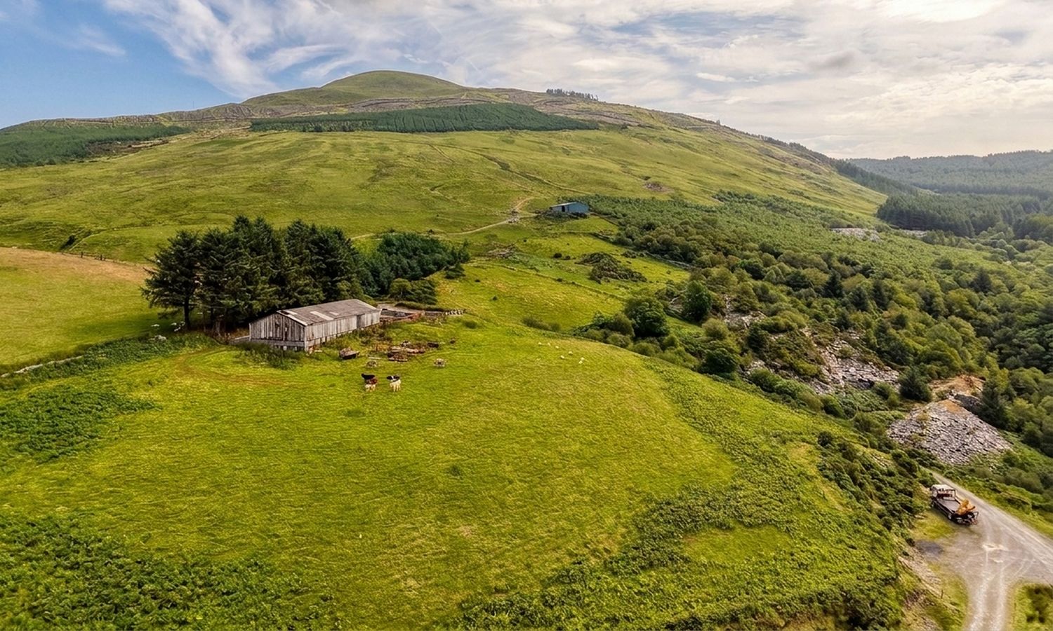 DJI_20260824115034_0459_D_CYMRUD_HDR.jpeg_20261008143508_upscaled